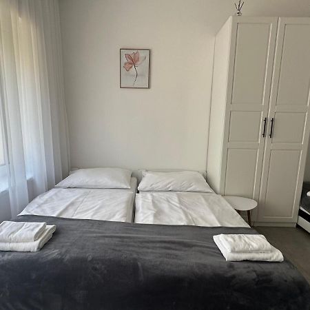Ferienwohnung Rezidence Kbely - Free Parking Prag Exterior foto
