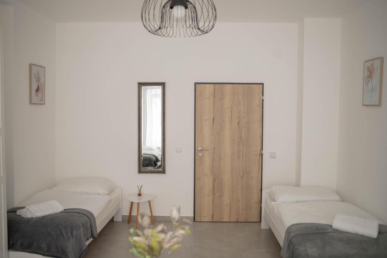 Ferienwohnung Rezidence Kbely - Free Parking Prag Exterior foto