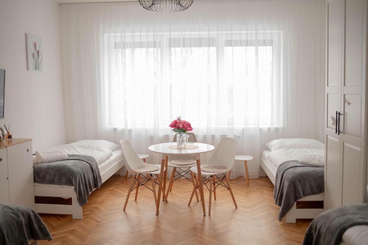 Ferienwohnung Rezidence Kbely - Free Parking Prag Exterior foto