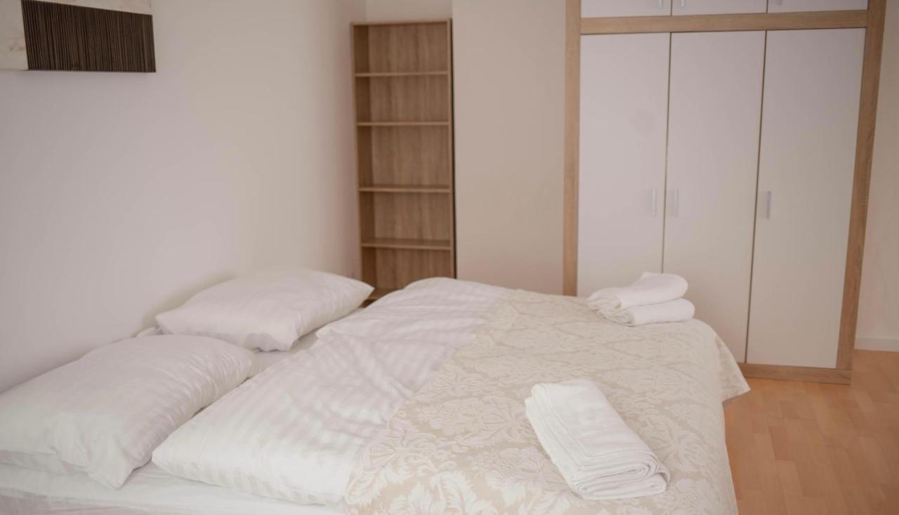 Ferienwohnung Rezidence Kbely - Free Parking Prag Exterior foto