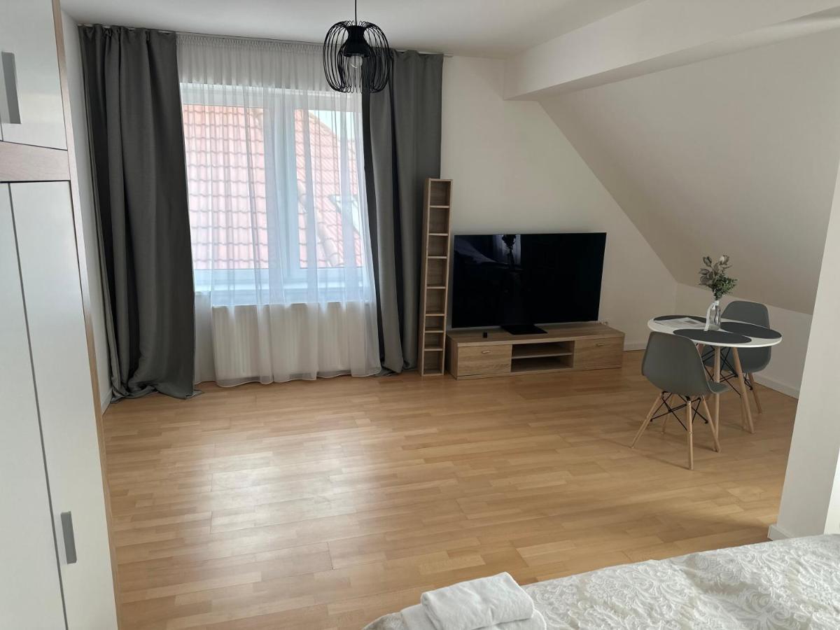 Ferienwohnung Rezidence Kbely - Free Parking Prag Exterior foto