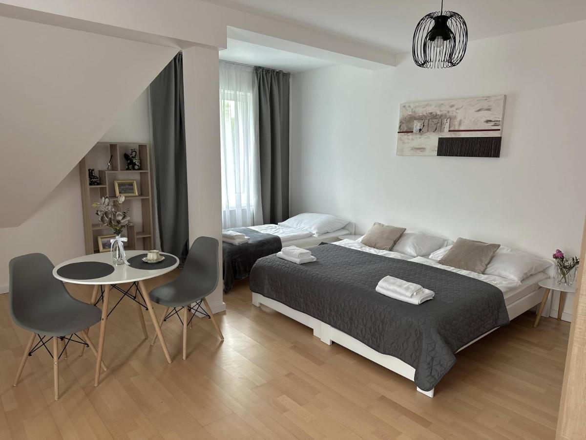 Ferienwohnung Rezidence Kbely - Free Parking Prag Exterior foto